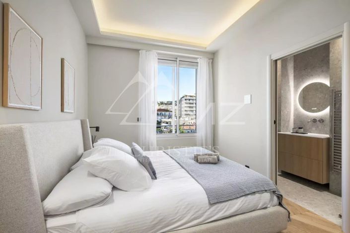 Image No.10-3 Bed Apartment for sale