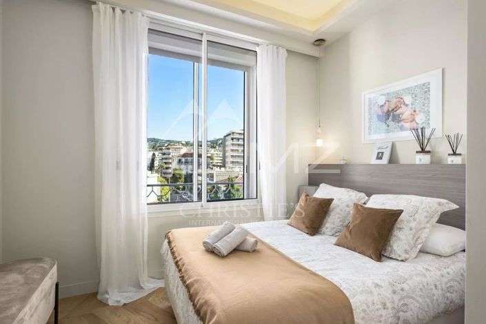 Image No.8-3 Bed Apartment for sale