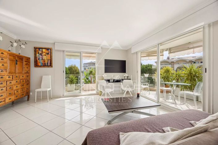 Image No.18-3 Bed Apartment for sale