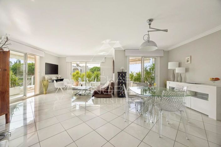 Image No.20-3 Bed Apartment for sale