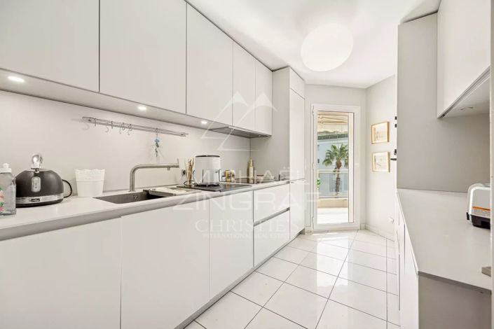 Image No.23-3 Bed Apartment for sale