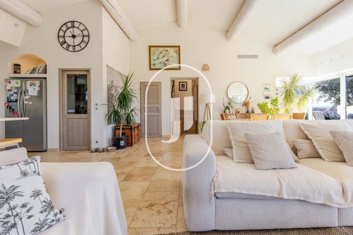 Image No.7-4 Bed House for sale