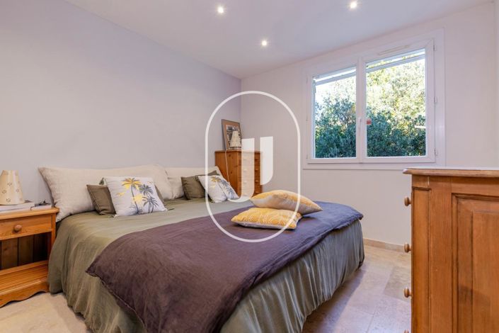 Image No.8-4 Bed House for sale