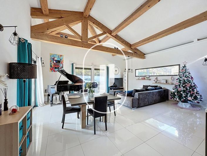 Image No.5-4 Bed House for sale