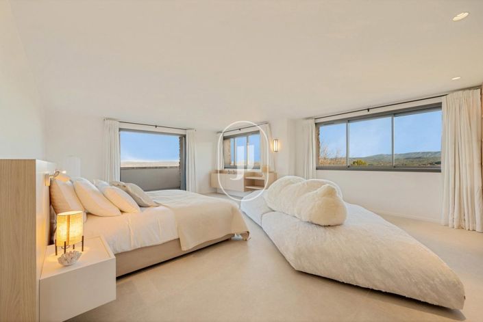 Image No.9-Maison de 6 chambres à vendre à Le Puy-Sainte-Reparade