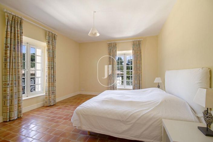 Image No.14-8 Bed House for sale