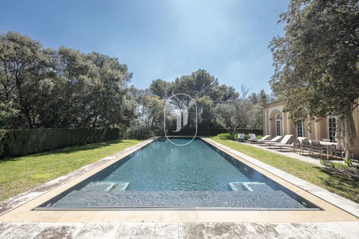 Image No.4-8 Bed House for sale