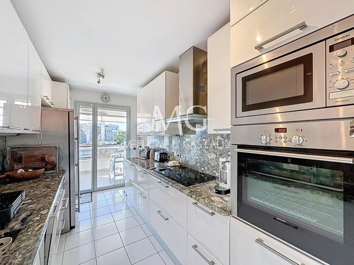 Image No.6-Appartement de 2 chambres à vendre à Cannes