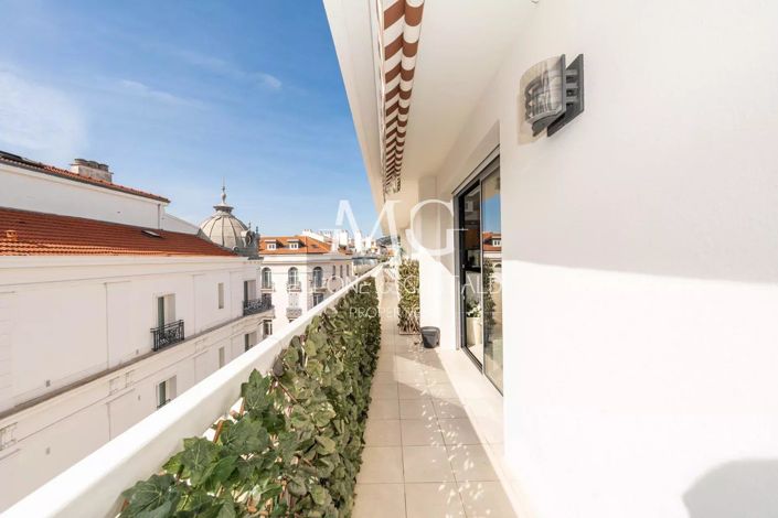 Image No.20-2 Bed Apartment for sale