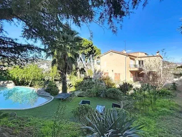 Image No.9-5 Bed House for sale