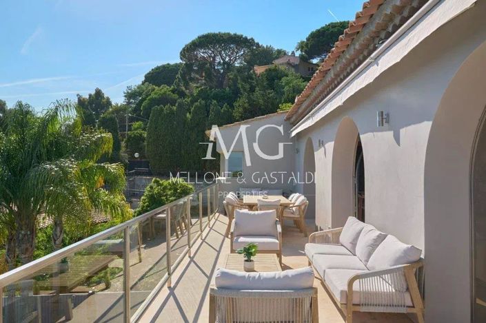 Image No.9-5 Bed House for sale