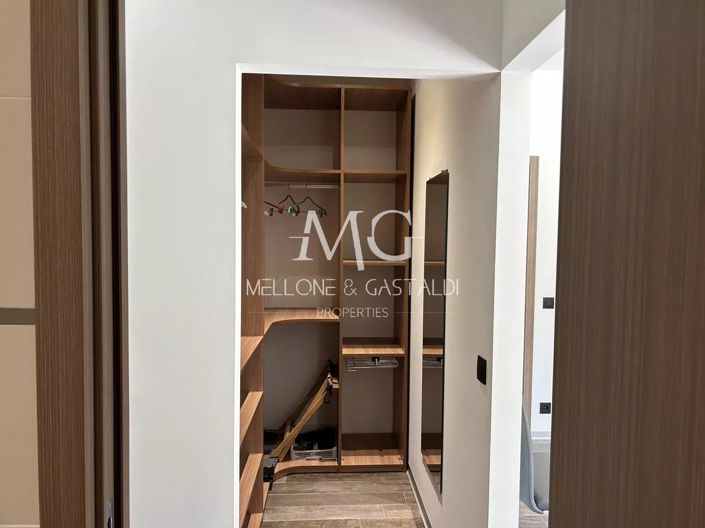 Image No.17-4 Bed House for sale