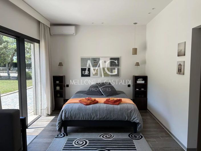 Image No.23-4 Bed House for sale