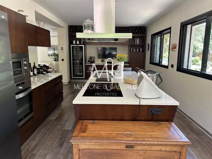 Image No.7-4 Bed House for sale