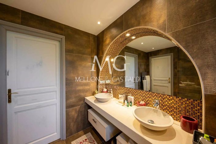 Image No.14-6 Bed House for sale