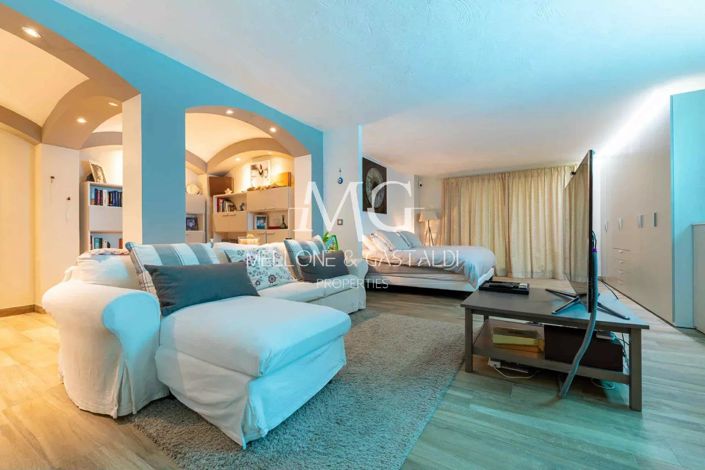 Image No.15-6 Bed House for sale