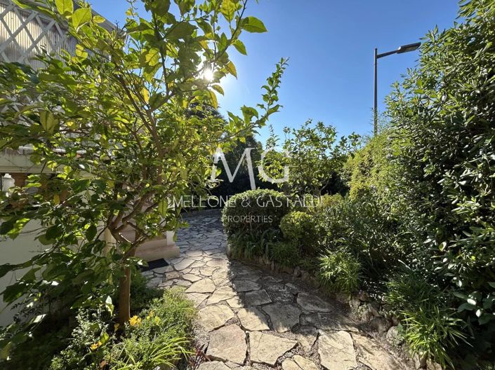 Image No.11-2 Bed House for sale