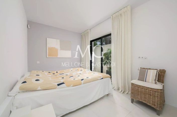 Image No.8-3 Bed House for sale