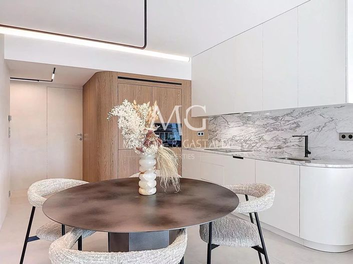 Image No.4-Appartement de 2 chambres à vendre à Cannes