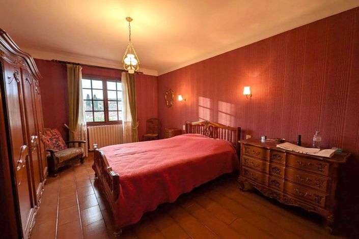 Image No.13-2 Bed House for sale