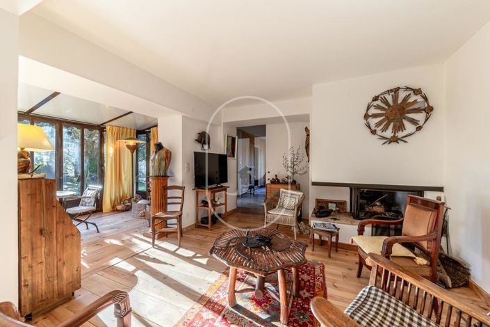 Image No.11-3 Bed House for sale