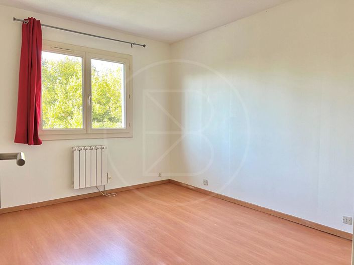 Image No.10-3 Bed House for sale