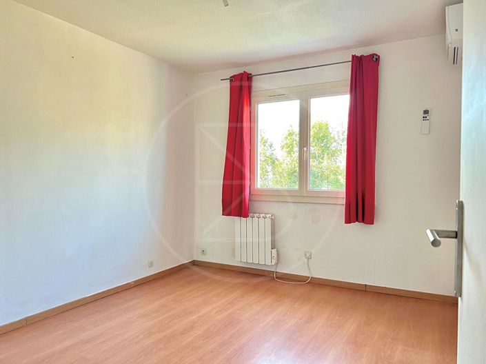 Image No.11-3 Bed House for sale