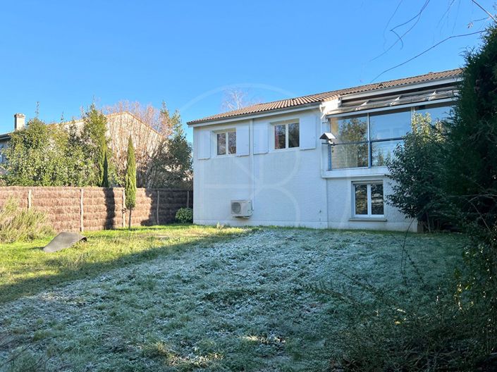 Image No.17-3 Bed House for sale