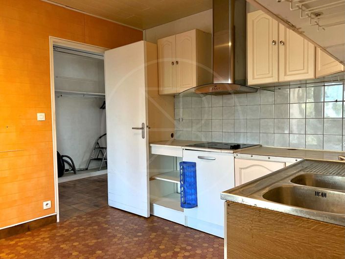 Image No.8-3 Bed House for sale