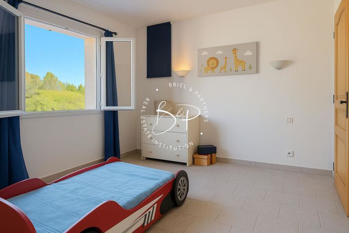 Image No.13-4 Bed House for sale