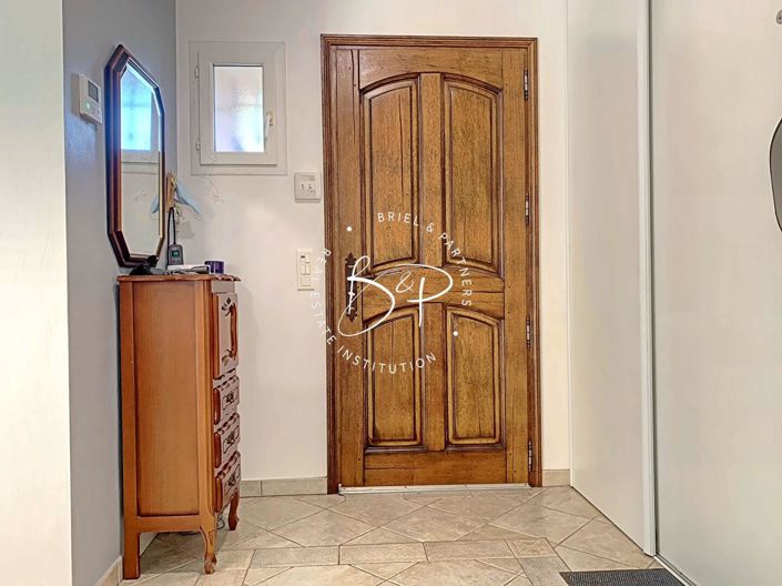 Image No.17-4 Bed House for sale