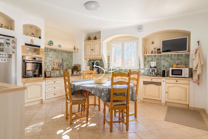 Image No.9-4 Bed House for sale