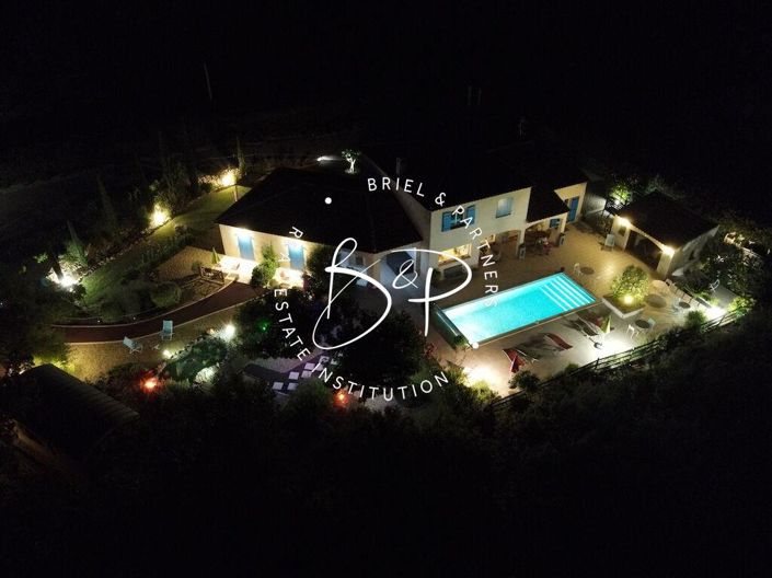 Image No.18-7 Bed House for sale