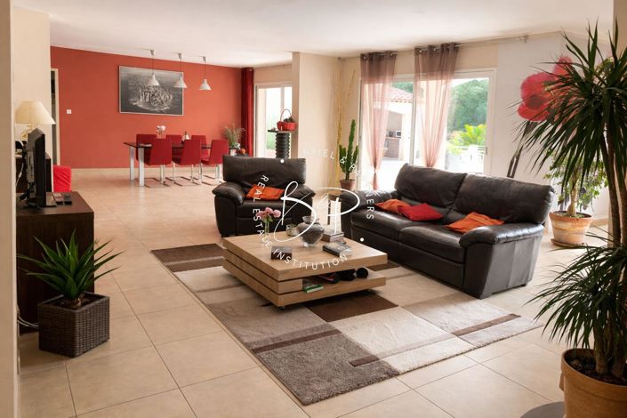 Image No.6-7 Bed House for sale