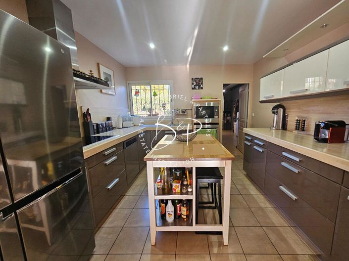 Image No.9-7 Bed House for sale