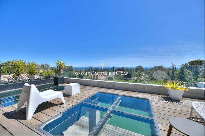 Image No.11-6 Bed Property for sale