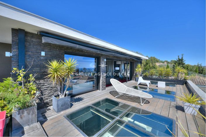 Image No.14-6 Bed Property for sale