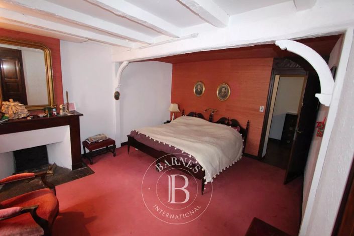 Image No.11-5 Bed House for sale