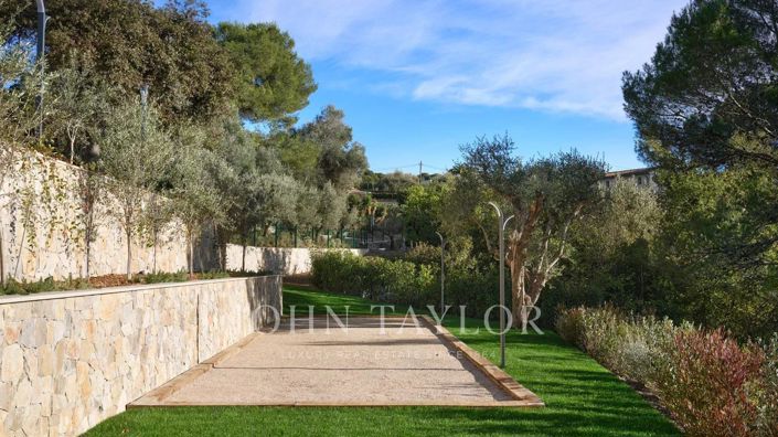 Image No.10-5 Bed House for sale