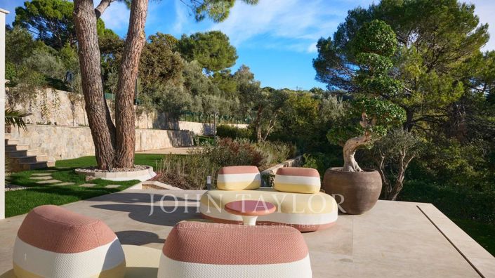 Image No.11-5 Bed House for sale