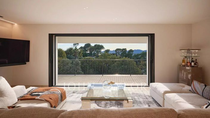 Image No.14-5 Bed House for sale