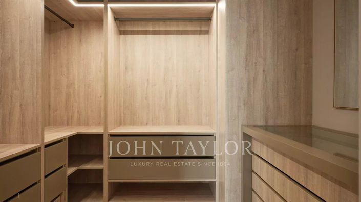 Image No.18-5 Bed House for sale