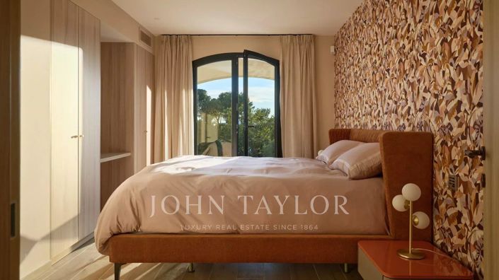 Image No.19-5 Bed House for sale