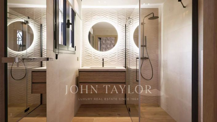 Image No.24-5 Bed House for sale