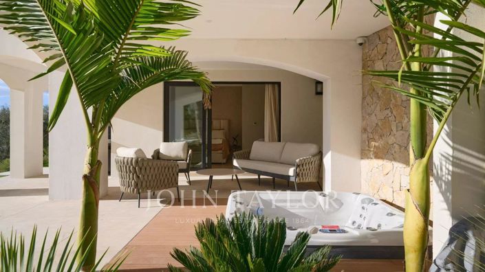 Image No.9-5 Bed House for sale