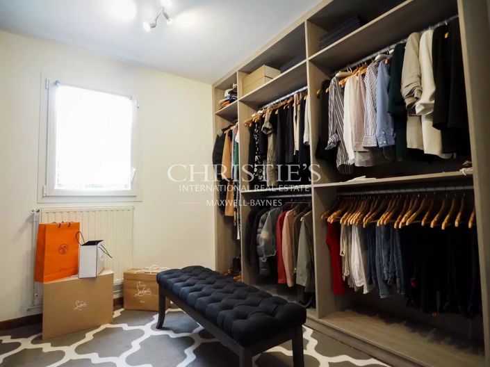 Image No.11-3 Bed House for sale