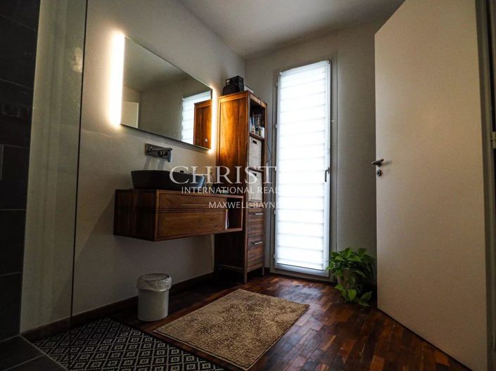 Image No.6-3 Bed House for sale