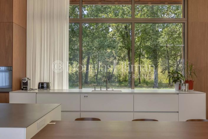 Image No.9-6 Bed House for sale