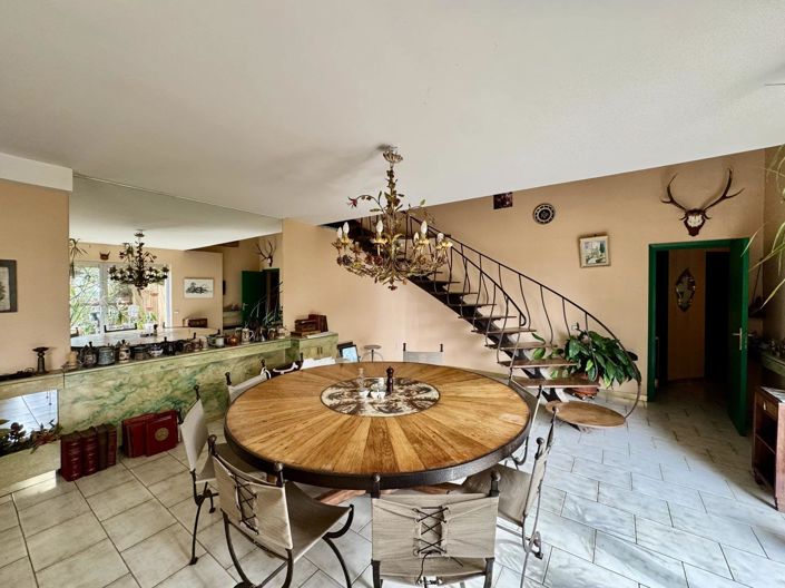 Image No.5-5 Bed House for sale