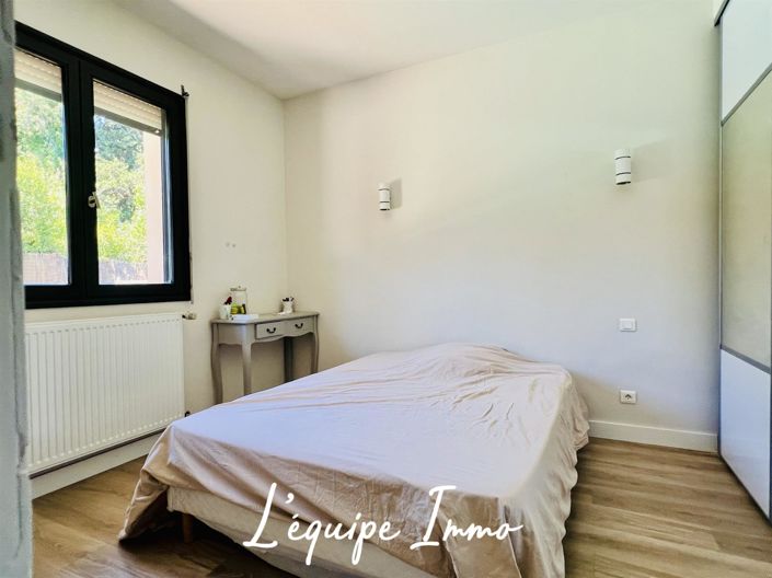 Image No.11-3 Bed House for sale